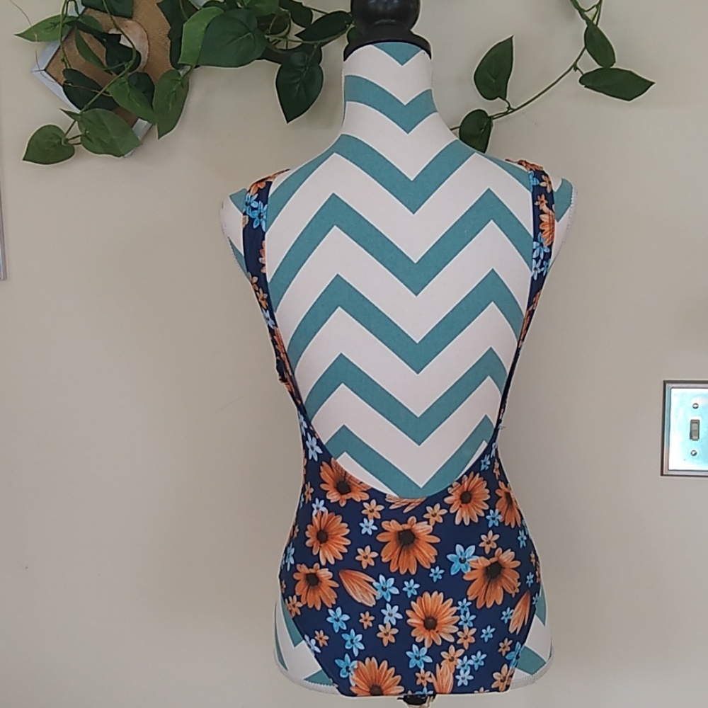 Bathing Suit | Size S - Picture 6 of 8